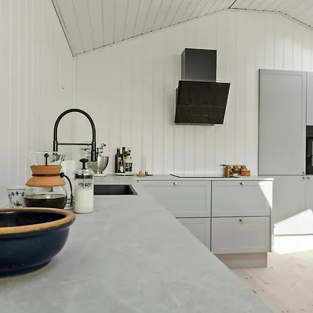 Split-level With View Of Aro *