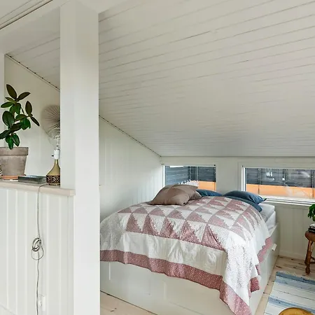 Split-level With View Of Aro 別荘