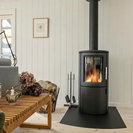 Split-level With View Of Aro 別荘