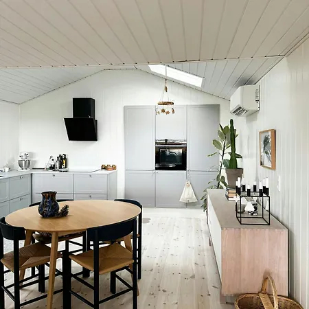 別荘 Split-level With View Of Aro